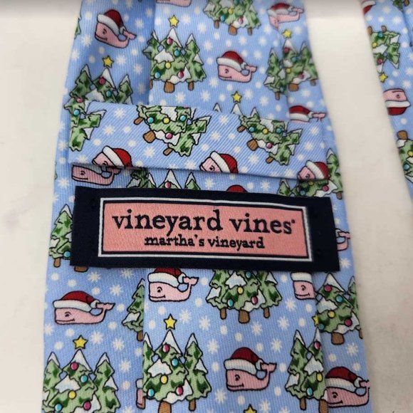 New men\'s Vineyard Vines Winter Whaleterland Christmas whale tie